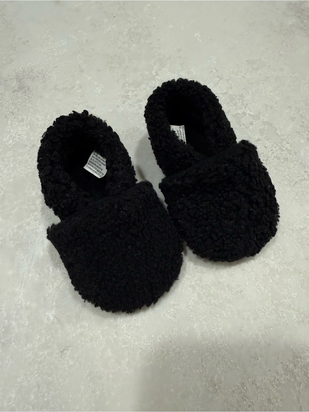 Baby GAP 0-3 Month Black Sherpa Slippers